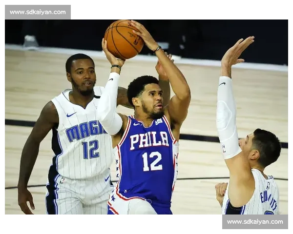 勇士对决猛龙焦点之夜攻防博弈改写季后赛格局走向悬念全程升级 勇士对决猛龙焦点之夜攻防博弈改写季后赛格局走向悬念全程升级