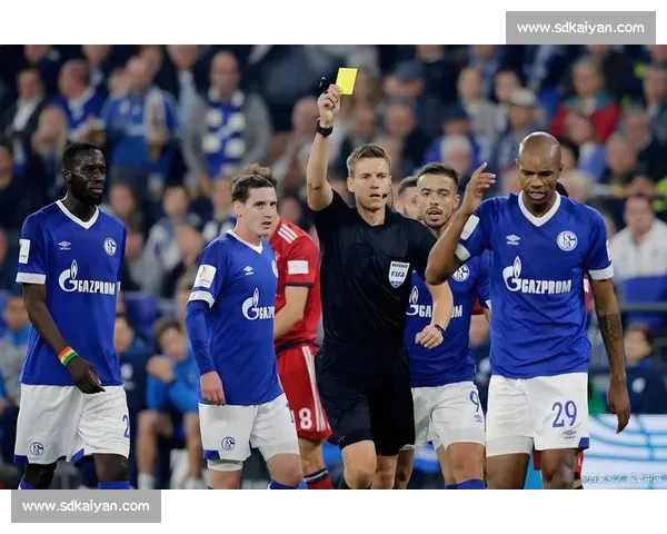 特温特与奥斯激战正酣 决战胜者将在荷甲排名中占据关键位置 特温特与奥斯激战正酣 决战胜者将在荷甲排名中占据关键位置